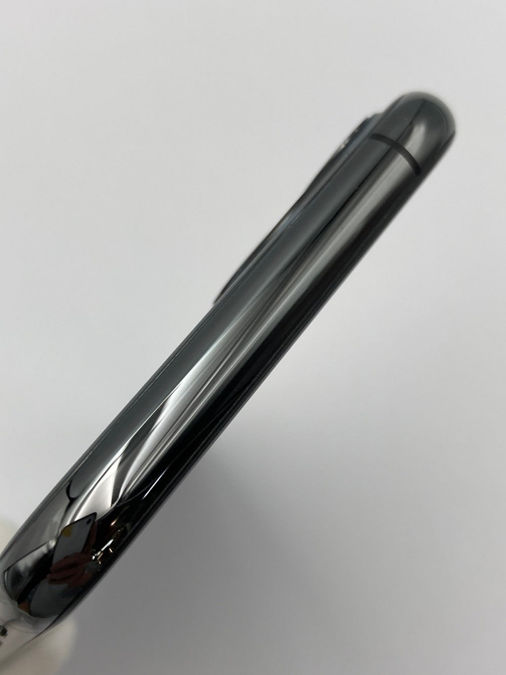 apple iPhone 11 Pro 64GB スペースグレイ docomo 【SIMロック解除済】 MWC22J/A 中古 D4