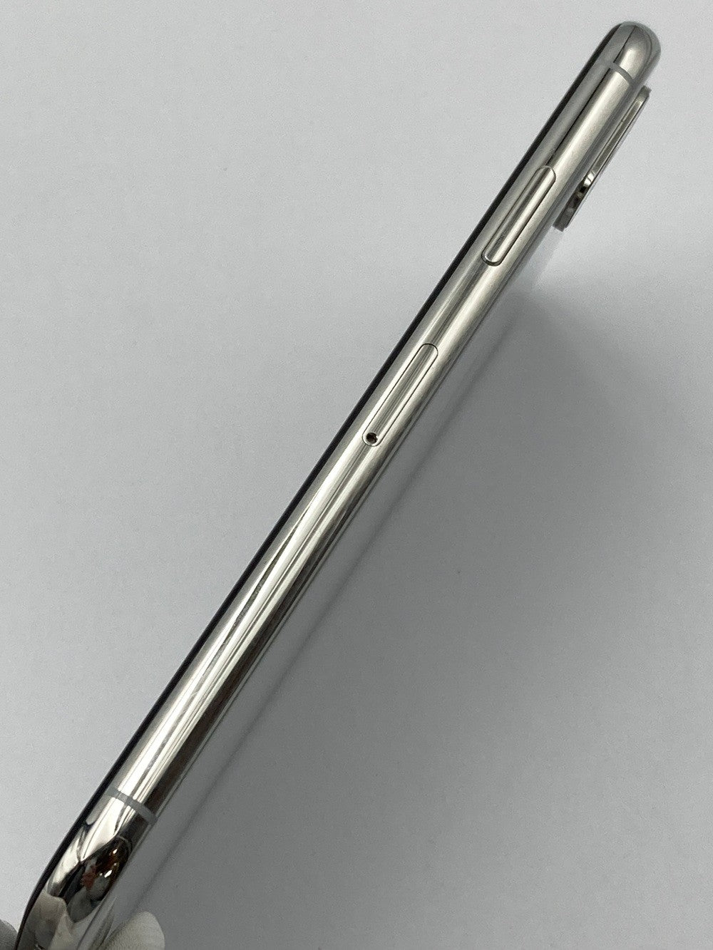 apple iPhone X 64GB シルバー au SIMロック解除済 MQAY2J/A 中古 D4