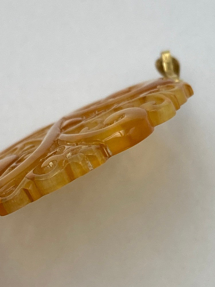 本鼈甲 べっ甲 白甲 透かし彫り ペンダントトップ 中古 D4