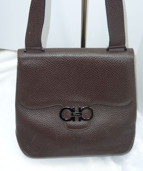 Ferragamo/フェラガモ ガンチーニ レザーバッグ中古 使いやすいワンショルダータイプのバッグです♪