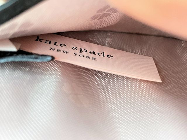 Kate spade ケイトスペード レザー パスポートケース 中古 ブラック 黒 本革 カードケース ブランド レディース おしゃれ