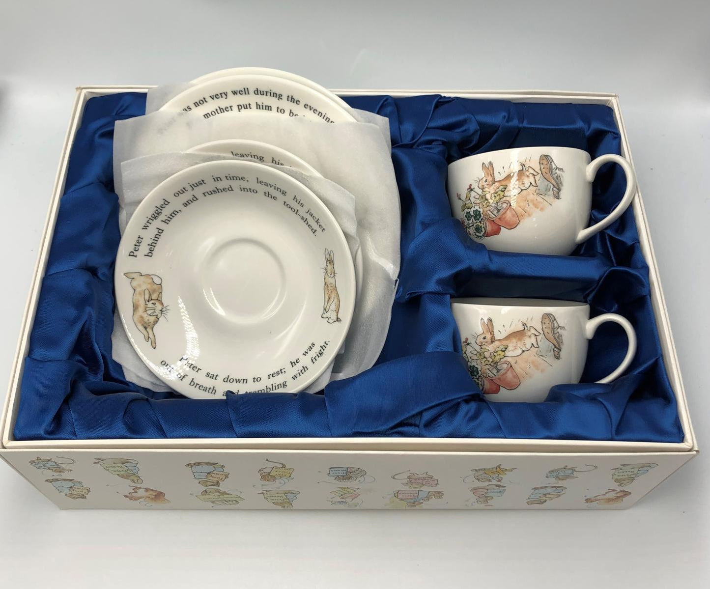 Wedgwood ウェッジウッド ピーター ラビット カップ&ソーサー、プレート ペアセット 中古 ティーカップ 洋食器 ブランド コーヒー 紅茶 おしゃれ かわいい