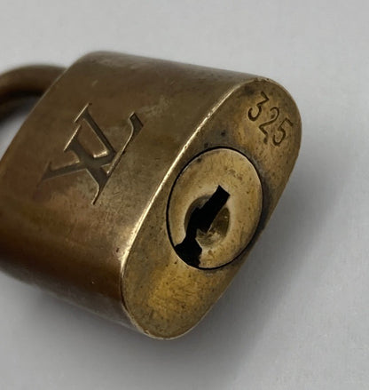 LOUIS VUITTON ルイヴィトン  パドロック 南京錠 No.325 中古 D4