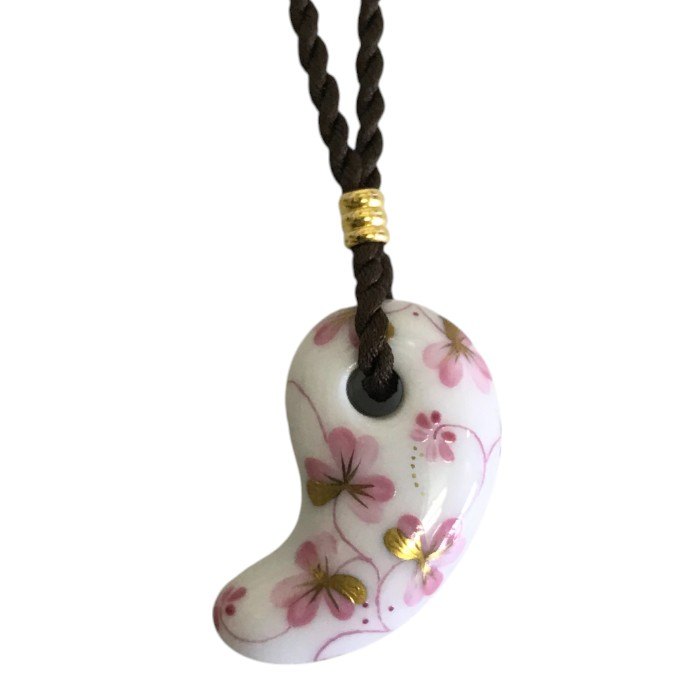 Herend ヘレンド マガタマ ピンククローバー ペンダント ネックレス 磁器 ホワイト/ピンク 勾玉 アクセサリー レディース 中古 W1
