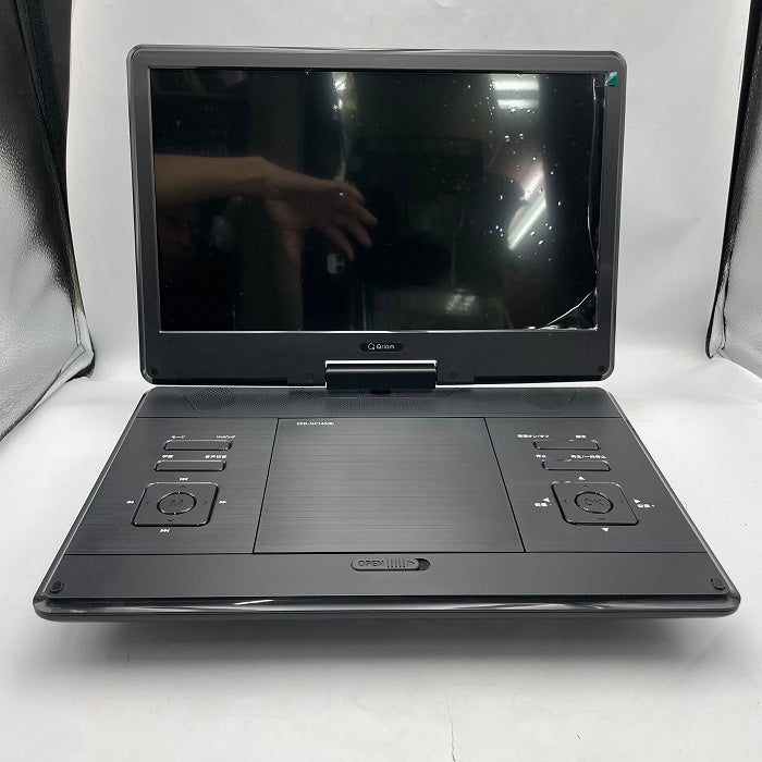 [山善] YAMAZEN 14インチ ポータブルDVDプレーヤー CPD-NC140(B) 車載用ケース付き モバイルバッテリー対応 4WAY電源 USB SDカード CD アウトドア キャンプ  中古 R4