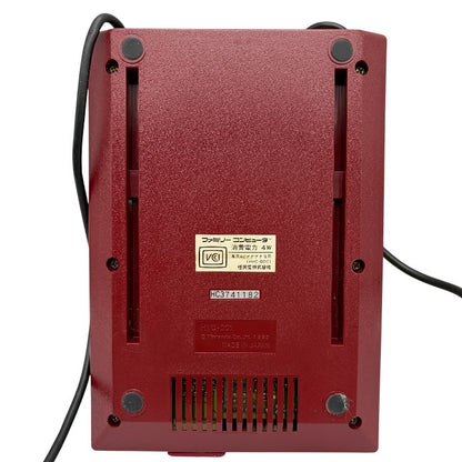 ジャンク品 任天堂 FAMILY COMPUTER ファミコン 本体 HVC-001 Nintendo レトロゲーム ゲーム機 ファミリーコンピューター 中古 W４