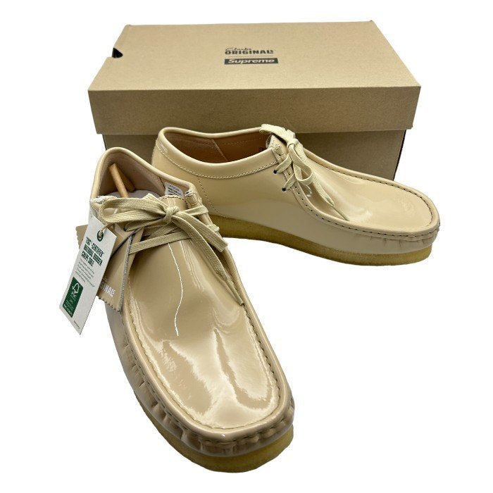 未使用品 Supreme × Clarks シュプリーム × クラークス パテントレザー ワラビー ベージュ UK9 (27cm) ブーツ 靴 シューズ コラボ メンズ 中古 W４