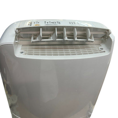 Panasonic パナソニック 衣類乾燥機能付除湿器 F-YZP60 家電 衣類乾燥 除湿器 速乾 中古 W４
