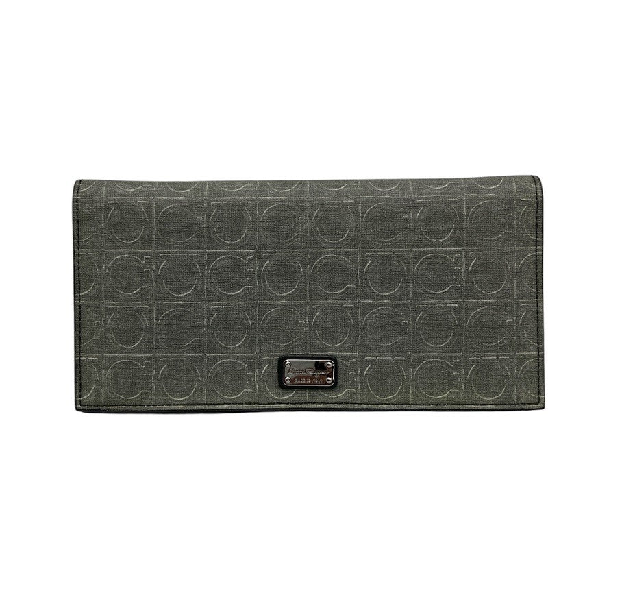 Salvatore Ferragamo フェラガモ ガンチーニ 二つ折り長財布 中古 D4