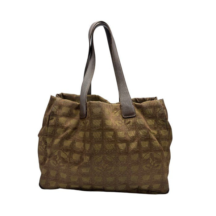 CHANEL シャネル ニュートラベルライン トートバッグ MM カーキ ナイロン レザー ブランド レディース 通勤 A4 中古 W1