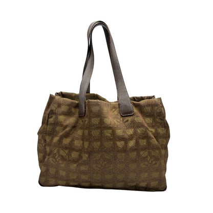 CHANEL シャネル ニュートラベルライン トートバッグ MM カーキ ナイロン レザー ブランド レディース 通勤 A4 中古 W1