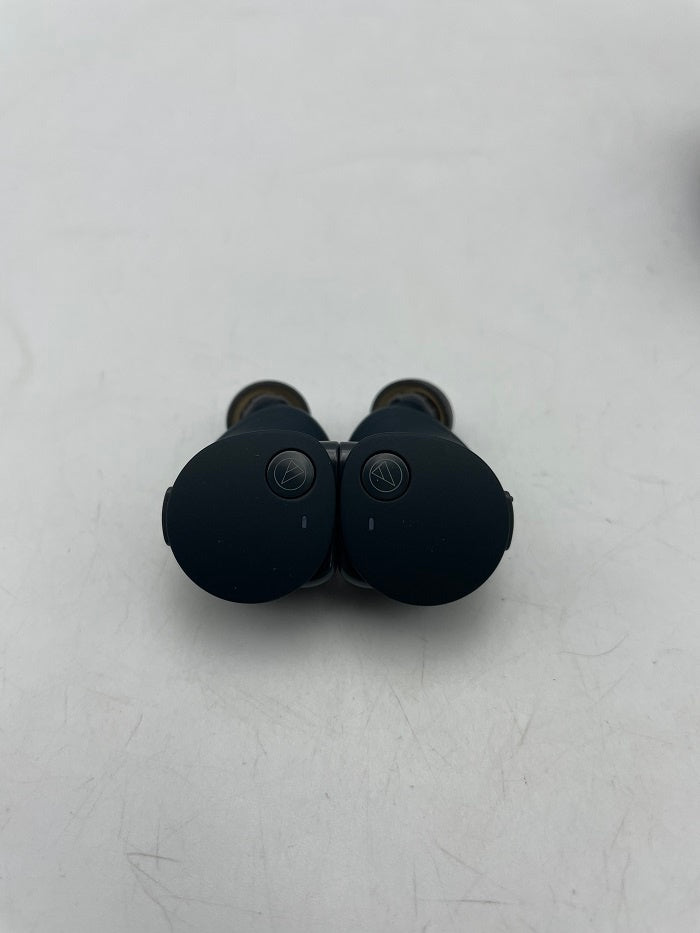 audio-technica ATH-CKS50TW2 BK 完全ワイヤレスイヤホン bluetooth マグネティックスイッチ機能 最大約65時間再生 IP55 防水防塵 マルチポイント対応 置き忘れアラート ヒアスルー 低遅延モード 急速充電 Qiワイヤレス充電対応 ブラック ブルートゥース ノイズキャンセリング ゲーム 通話 中古 R4