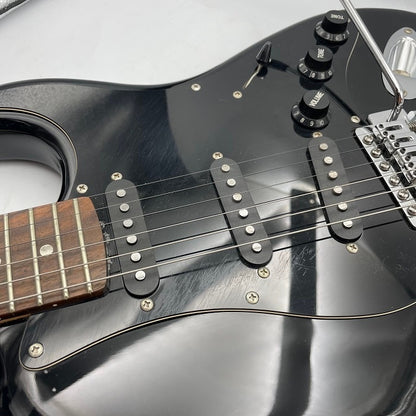 Fernandes ストラトタイプ エレキギター 3シングル 黒 22F 中古 R4
