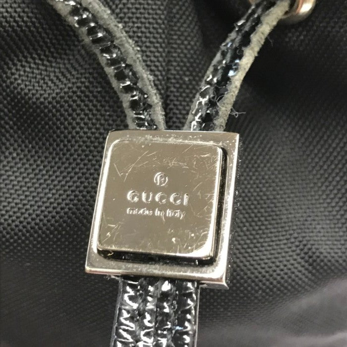 GUCCI グッチ 巾着ポーチ レディース ナイロン ミニバッグ 四角 無地 ブラック 039 0973 002113 中古 T1