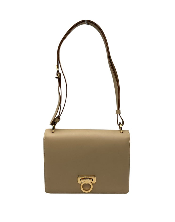 Salvatore Ferragamo サルヴァトーレフェラガモ ガンチーニ レザー ショルダーバッグ AT-21 7160 中古 D4