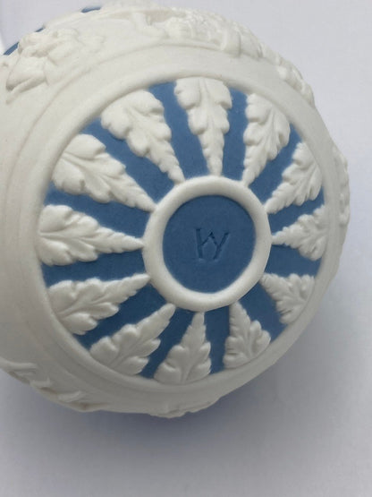 WEDGWOOD ウェッジウッド ホリデイ オーナメント DRESSING THE TREE CHRISTMAS BAUBLE 中古 D4