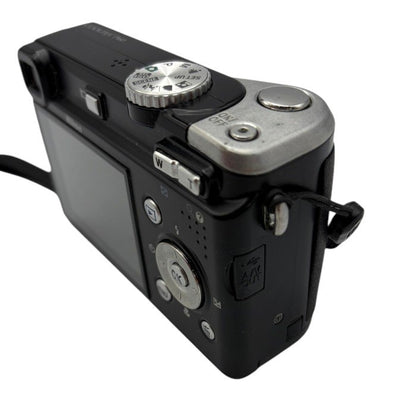 Nikon デジタルカメラ COOLPIX クールピクス P60 ブラック COOLPIXSP60 ニコン デジカメ 単三電池駆動 コンパクト 中古 W４