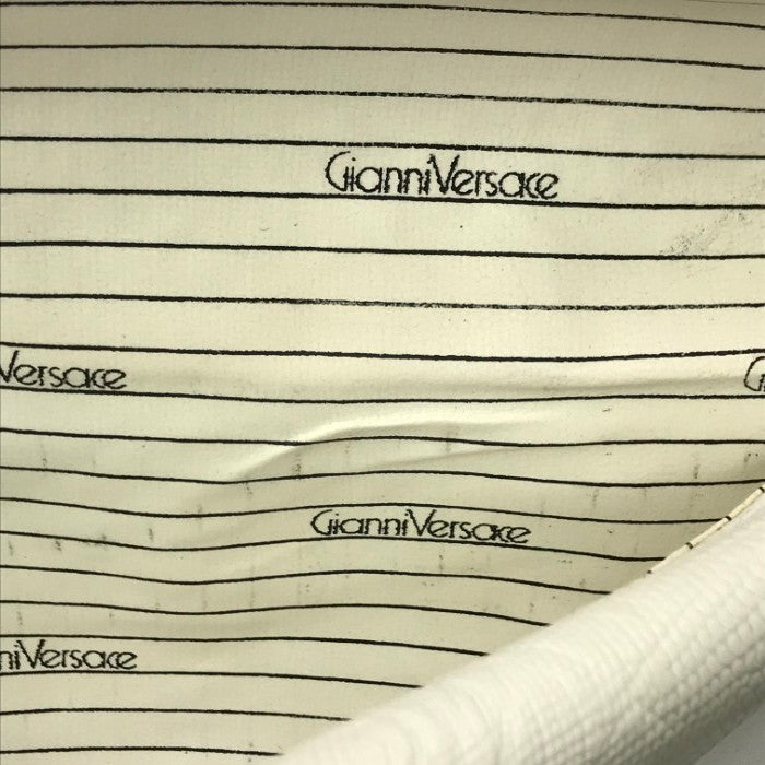 Gianni Versace ジャンニヴェルサーチェ クラッチバッグ レディース レザー 型押しリザード トライアングル 三角 ヴィンテージ ホワイト 中古 T1