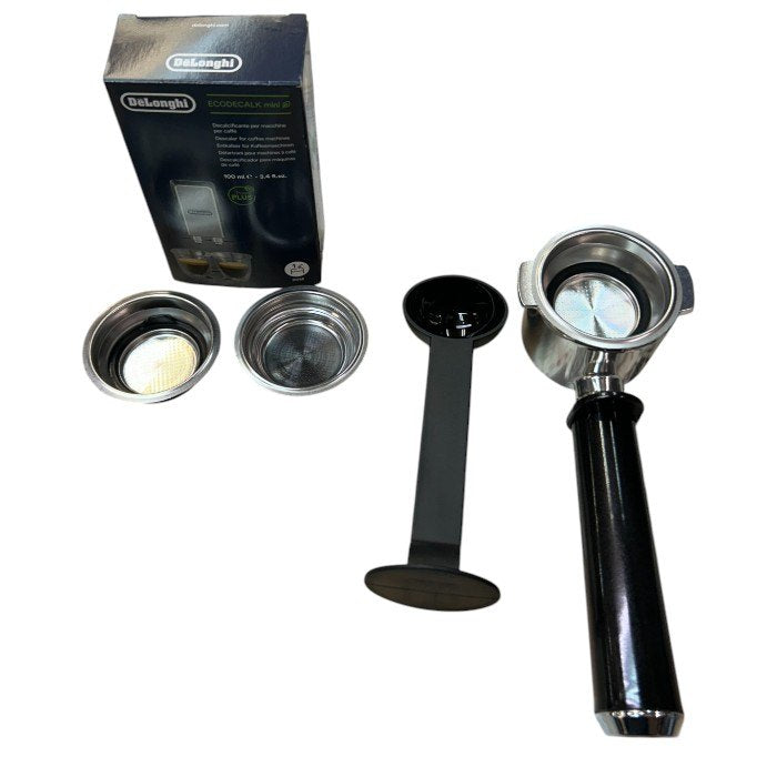 De'Longhi デロンギ エスプレッソメーカー ECP3220J-R パッションレッド コーヒー キッチン家電 エスプレッソ カプチーノ 中古 W４