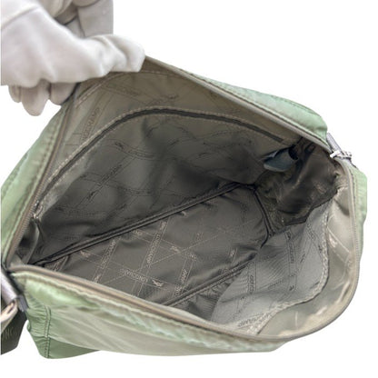 LONG CHAMP ロンシャン ショルダーバッグ 鞄 肩掛け 斜め掛け カーキ レザーロゴ レディース ナイロン 中古 W４