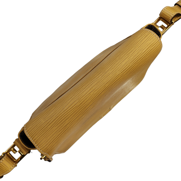 FENDI フェンディ ショルダーバッグ レディース レザー 斜め掛け エピ イエロー 中古 T1