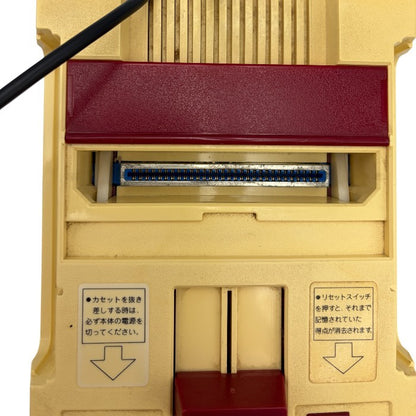 ジャンク品 任天堂 FAMILY COMPUTER ファミコン 本体 HVC-001 Nintendo レトロゲーム ゲーム機 ファミリーコンピューター 中古 W４