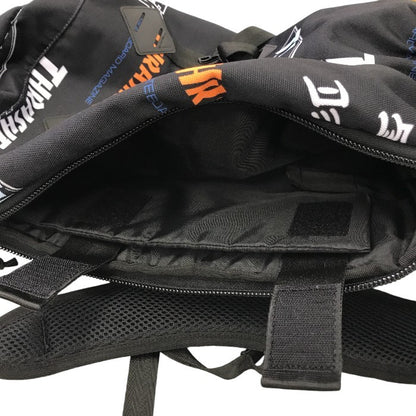 NEWERA × THRASHER リュック メンズ コラボ バックパック 総柄 大容量 ノートパソコン収納 ブラック 中古 T1