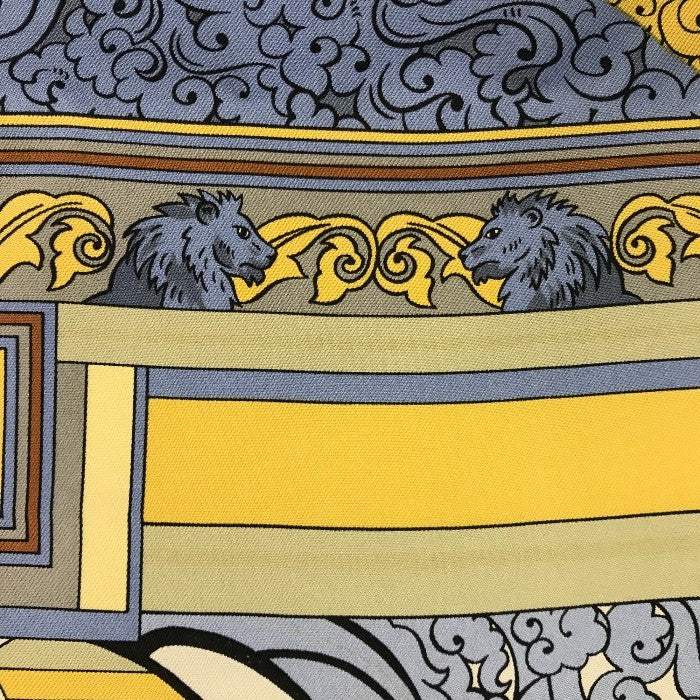 HERMES エルメス カレ90 ANIMAUX SOLAIRES 太陽の動物たち スカーフ レディース シルク 馬 ライオン 鷹 鹿 イエロー/ブルー/ブラウン 中古 T1