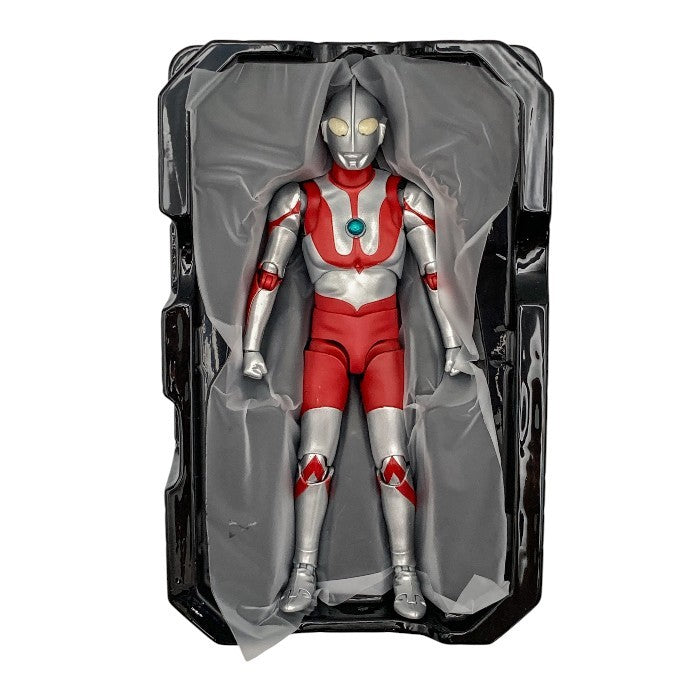 BANDAISPIRITS S.H.フィギュアーツ ウルトラマン (真骨彫製法) 中古 a4