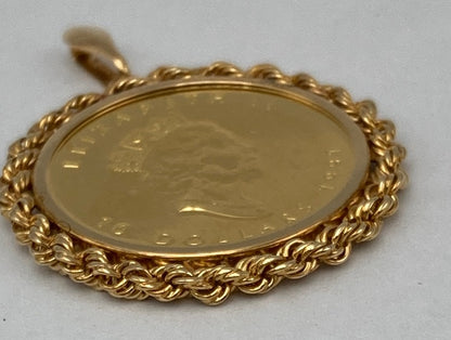 K24/18 純金コイン 1/4オンス メイプルリーフ エリザベス2世 ペンダントトップ 中古 D4