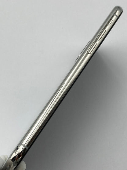 apple iPhone X 64GB シルバー au SIMロック解除済 MQAY2J/A 中古 D4