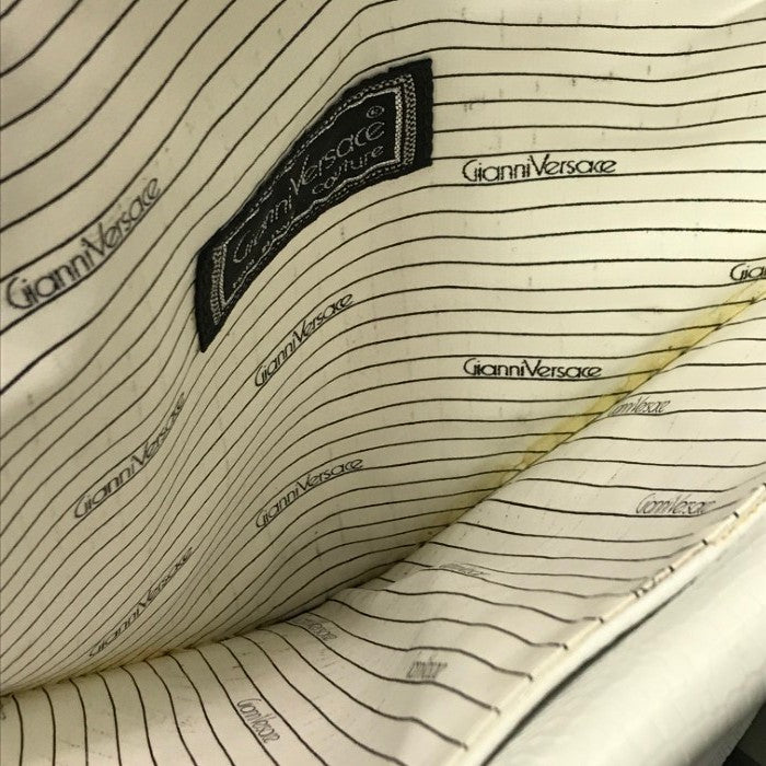 Gianni Versace ジャンニヴェルサーチェ クラッチバッグ レディース レザー 型押しリザード トライアングル 三角 ヴィンテージ ホワイト 中古 T1
