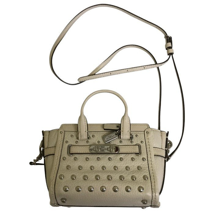COACH コーチ スワッガー ショルダーバッグ レディース スタッズ レザー 2way ミニ ポーチ オフホワイト ベージュ 57138 鞄 小さい 小物入れ ブランド 中古 W1