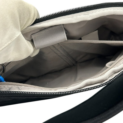 packsafe venturesafe 150 GⅡ パックセーフ ベンチャーセーフ 150 GⅡ クロスボディ スリングバッグ 60160 メンズ ブラック お出かけ 小さめ 収納 ポケット 中古 W４