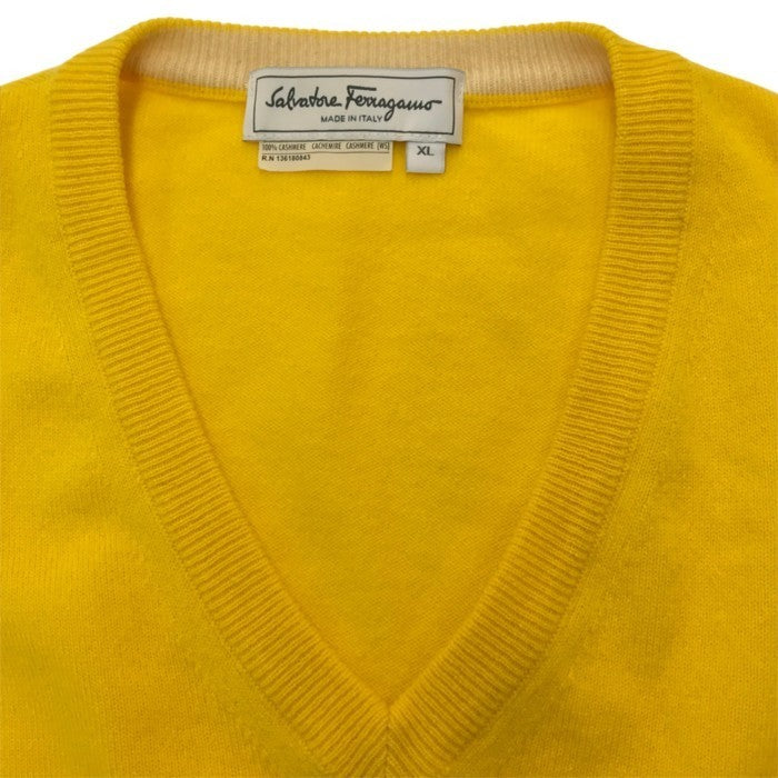 Salvatore Ferragamo フェラガモ ニットトップス メンズ カシミヤ100% 長袖 セーター Vネック イエロー XLサイズ 中古 T1