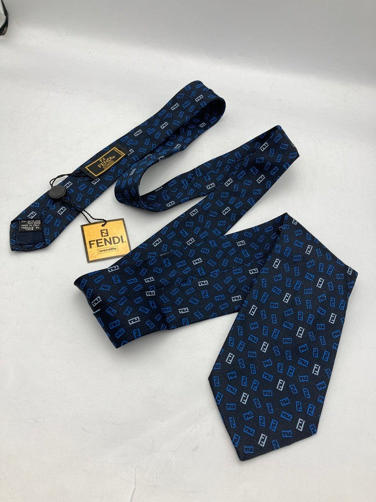 FENDI フェンディ ズッカ柄 ネクタイ シルク100％ ダークネイビー 中古 D4