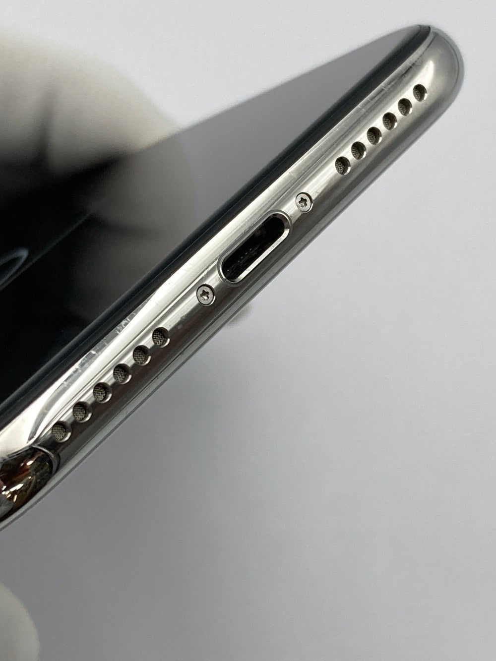 apple iPhone X 64GB シルバー au SIMロック解除済 MQAY2J/A 中古 D4