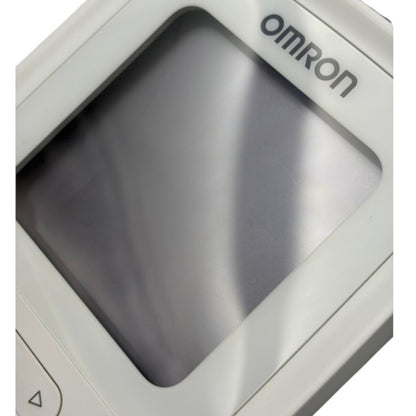 OMRON オムロン 上腕式血圧計 HCR-7106 医療機器認証番号：301AABZX00022000 家電 健康 血圧 家庭用 電池式 中古 W４