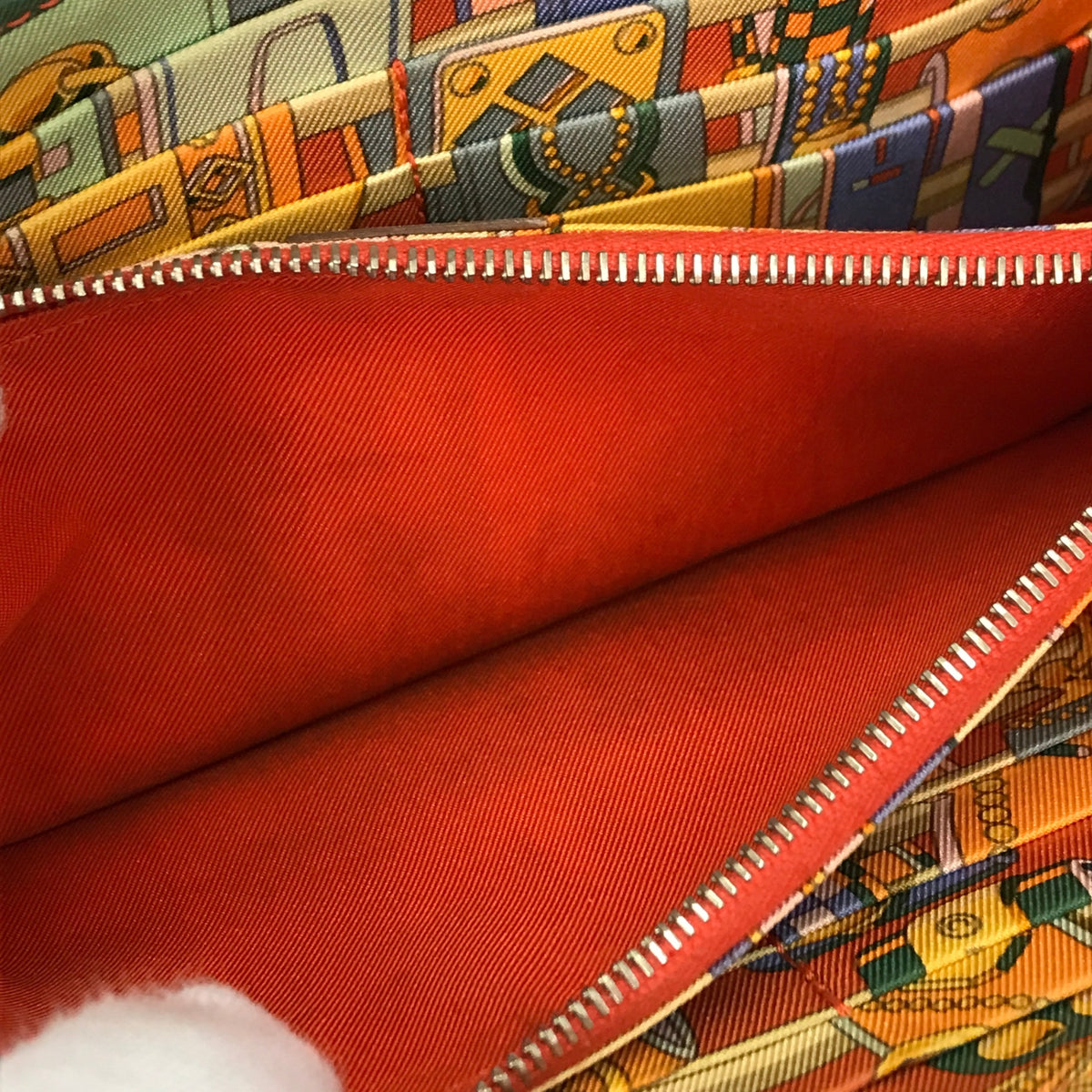 HERMES エルメス アザップロング シルクイン 長財布 レディース ラウンドジップ ファスナー スカーフ柄 ブラウン/オレンジ 中古 T1