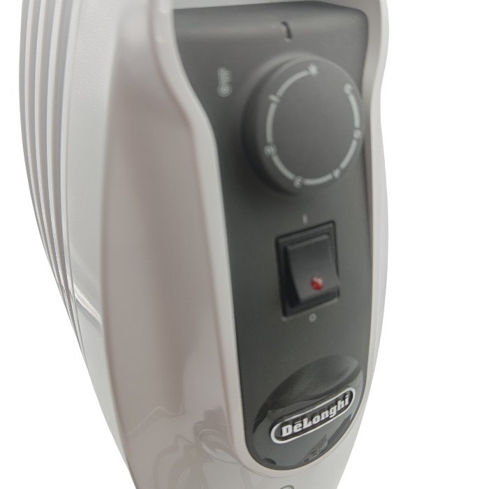 DēLonghi デロンギ 5枚フィン 1~3畳用 オイルヒーター NJM0505 中古 H4