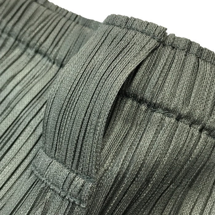 PLEATS PLEASE プリーツプリーズ イッセイミヤケ ショートパンツ レディース ISSEY MIYAKE ポリエステル カーキ 2サイズ PP91-JF401 中古 T1