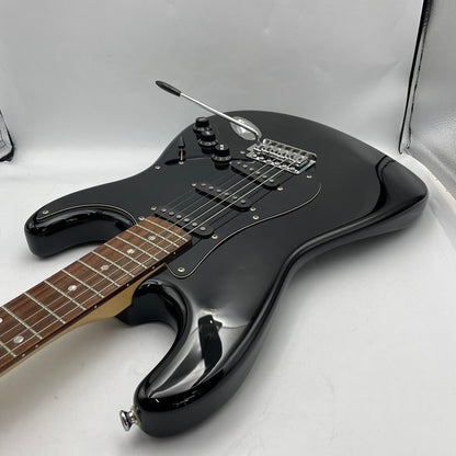 Fernandes ストラトタイプ エレキギター 3シングル 黒 22F 中古 R4