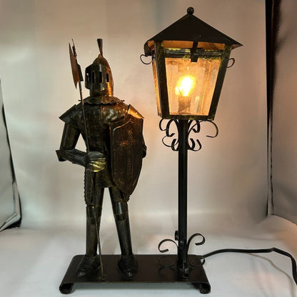 ブリキ ナイト ライト 騎士 街灯 インテリア アンティーク おしゃれ 中古 W４