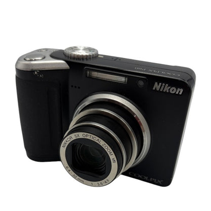 Nikon デジタルカメラ COOLPIX クールピクス P60 ブラック COOLPIXSP60 ニコン デジカメ 単三電池駆動 コンパクト 中古 W４