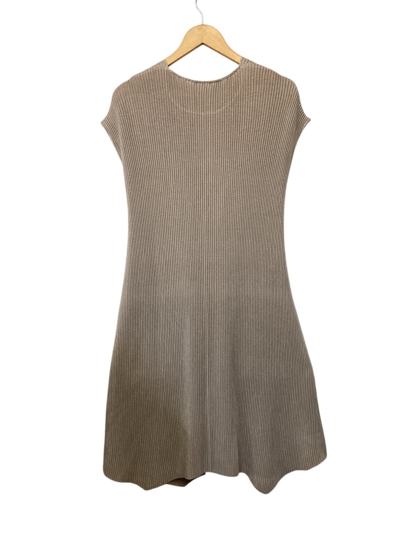 SPECCHIO スペッチオ シャトルプリーツ フレンチスリーブ ワンピース サイズ40 中古 D4