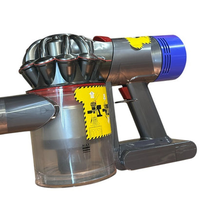 ダイソン ハンディクリーナー コードレス掃除機 サイクロン式 布団クリーナー Dyson V7 Fluffy SV11 FF 家電 充電式 バッテリー交換済み 中古 W４