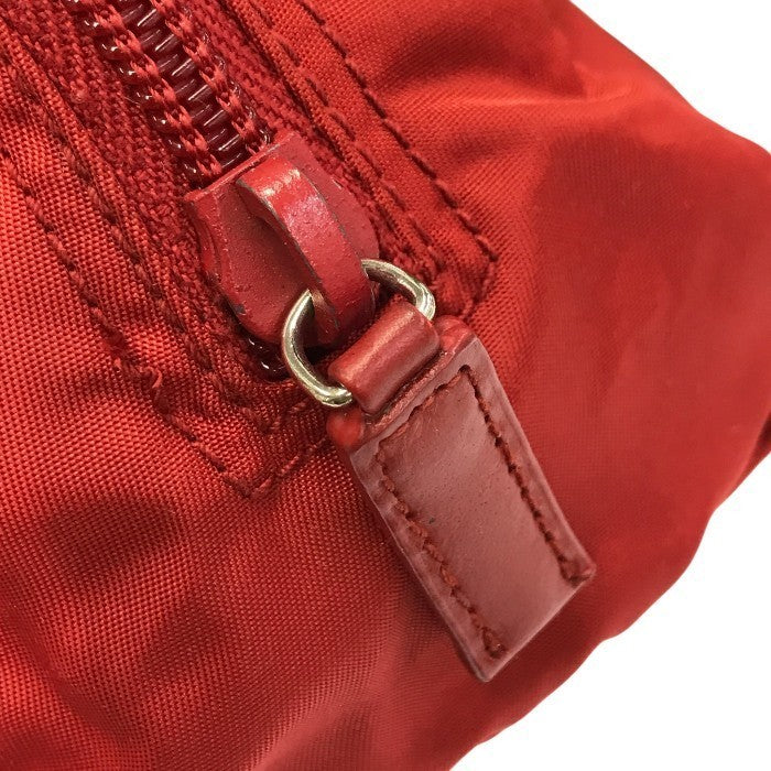 PRADA プラダ コスメポーチ レディース ナイロン 化粧 小物 ファスナー 三角プレート レッド 中古 T1