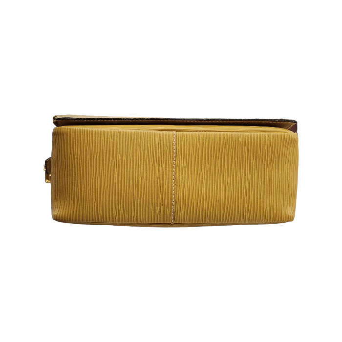 FENDI フェンディ ショルダーバッグ レディース レザー 斜め掛け エピ イエロー 中古 T1