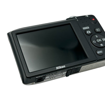 Nikon ニコン COOLPIX デジタルカメラ シルバー 光学5倍ズーム コンパクト 薄型 A100SL デジカメ クールピクス カメラ 撮影 動画 中古 W４