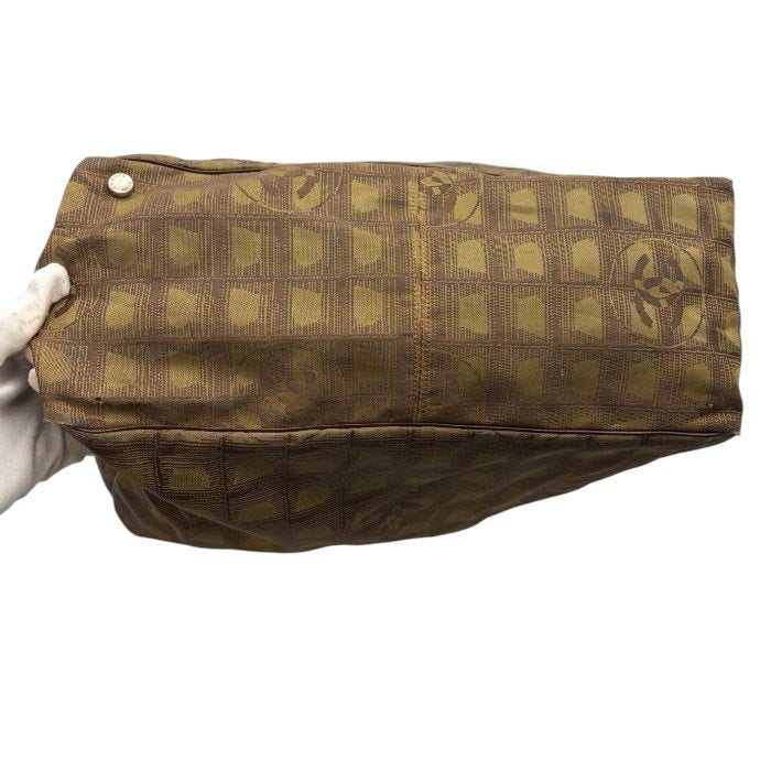 CHANEL シャネル ニュートラベルライン トートバッグ MM カーキ ナイロン レザー ブランド レディース 通勤 A4 中古 W1